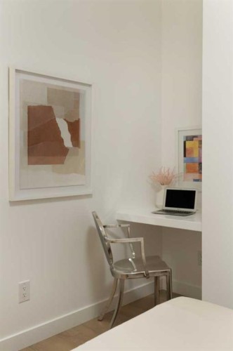 2-8916 33 Avenue, Calgary, AB - Indoor