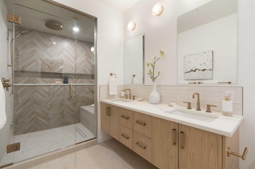 2-8916 33 Avenue, Calgary, AB - Indoor Photo Showing Bathroom