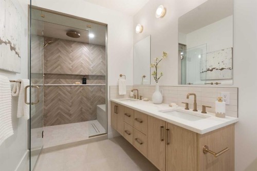 2-8916 33 Avenue, Calgary, AB - Indoor Photo Showing Bathroom