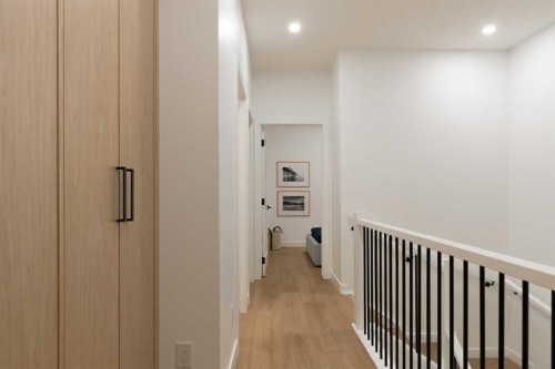 2-8916 33 Avenue, Calgary, AB - Indoor Photo Showing Other Room