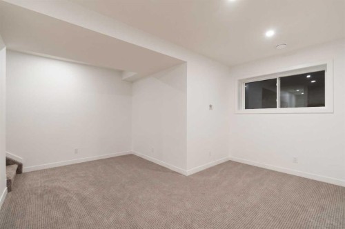 2-8916 33 Avenue, Calgary, AB - Indoor Photo Showing Other Room