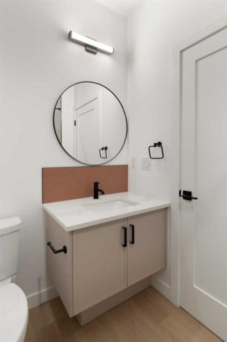 2-8916 33 Avenue, Calgary, AB - Indoor Photo Showing Bathroom