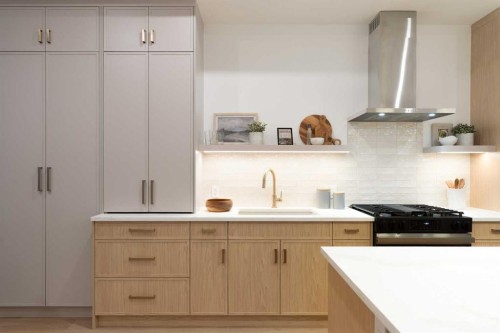 2-8916 33 Avenue, Calgary, AB - Indoor Photo Showing Kitchen