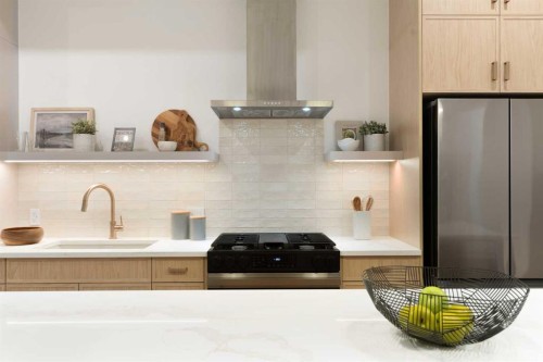 2-8916 33 Avenue, Calgary, AB - Indoor Photo Showing Kitchen With Upgraded Kitchen