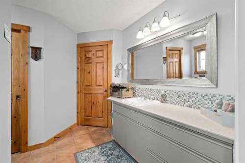 122 Hidden Creek Heights Nw, Calgary, AB - Indoor