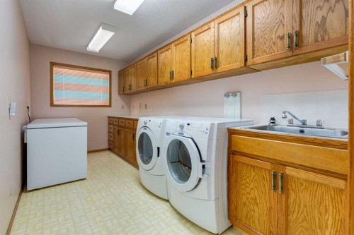 420 Hawkview Manor Circle Nw, Calgary, AB - Indoor Photo Showing Laundry Room