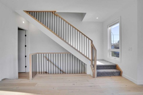 402 26 Avenue Nw, Calgary, AB - Indoor Photo Showing Other Room