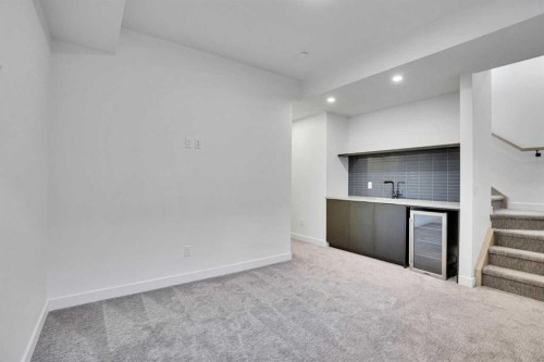 402 26 Avenue Nw, Calgary, AB - Indoor