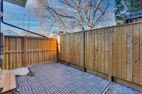 402 26 Avenue Nw, Calgary, AB - Outdoor With Exterior