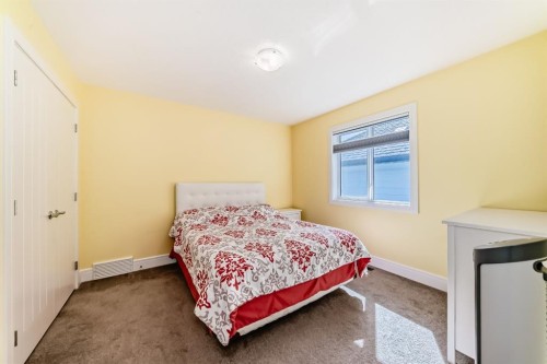 88 Masters Way Se, Calgary, AB - Indoor Photo Showing Bedroom