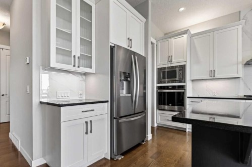 48 Evansfield Manor Nw, Calgary, AB - Indoor Photo Showing Kitchen