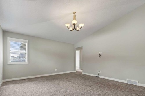 48 Evansfield Manor Nw, Calgary, AB - Indoor Photo Showing Other Room