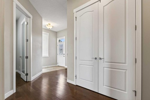 48 Evansfield Manor Nw, Calgary, AB - Indoor Photo Showing Other Room