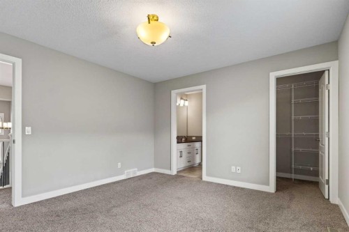 48 Evansfield Manor Nw, Calgary, AB - Indoor Photo Showing Other Room
