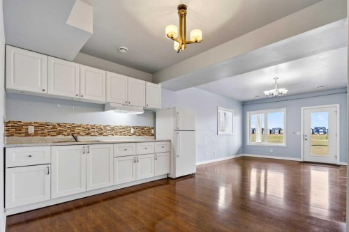 48 Evansfield Manor Nw, Calgary, AB - Indoor Photo Showing Kitchen