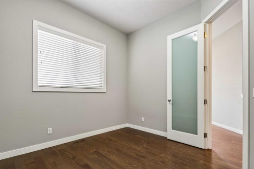 48 Evansfield Manor Nw, Calgary, AB - Indoor Photo Showing Other Room