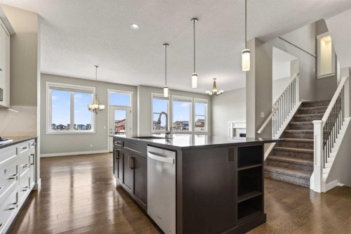 48 Evansfield Manor Nw, Calgary, AB - Indoor Photo Showing Kitchen With Upgraded Kitchen