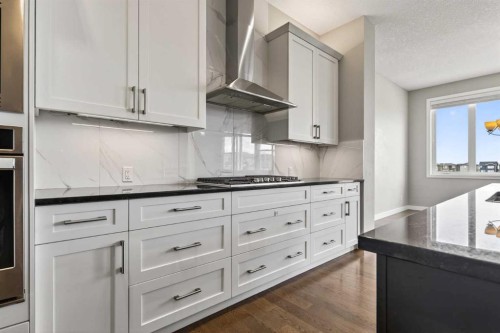 48 Evansfield Manor Nw, Calgary, AB - Indoor Photo Showing Kitchen