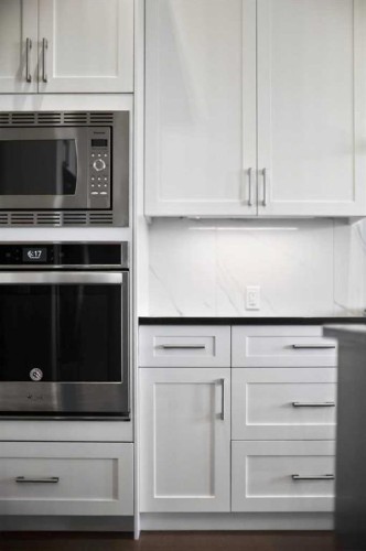 48 Evansfield Manor Nw, Calgary, AB - Indoor Photo Showing Kitchen