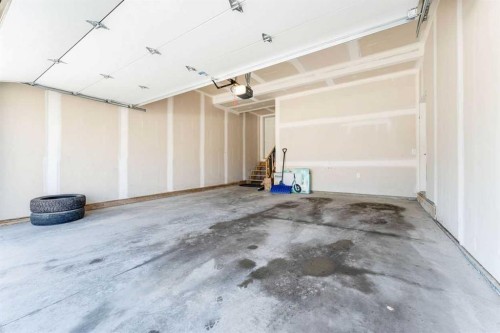 76 Lucas Boulevard Nw, Calgary, AB - Indoor Photo Showing Garage