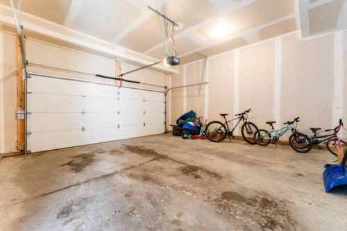 76 Lucas Boulevard Nw, Calgary, AB - Indoor Photo Showing Garage