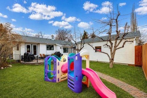 26 Galway Crescent Sw, Calgary, AB - Outdoor