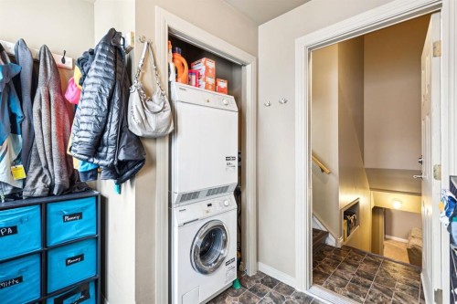 26 Galway Crescent Sw, Calgary, AB - Indoor Photo Showing Laundry Room