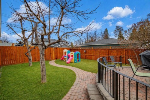 26 Galway Crescent Sw, Calgary, AB - Outdoor