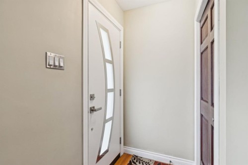 26 Galway Crescent Sw, Calgary, AB - Indoor Photo Showing Other Room