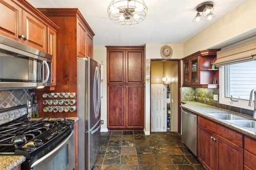 26 Galway Crescent Sw, Calgary, AB - Indoor Photo Showing Kitchen With Double Sink