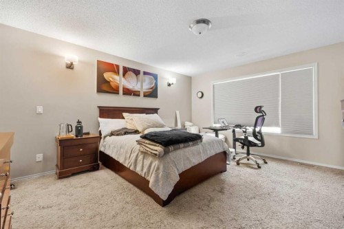 16 Cranarch Grove Se, Calgary, AB - Indoor Photo Showing Bedroom