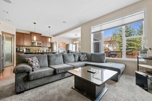 16 Cranarch Grove Se, Calgary, AB - Indoor Photo Showing Living Room