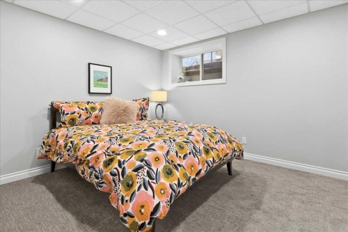 255 Gleneagles View, Cochrane, AB 
