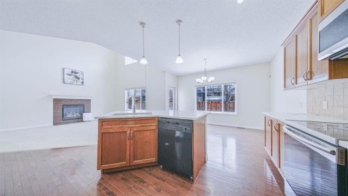 393 Windermere Drive, Chestermere, AB - Indoor Photo Showing Kitchen