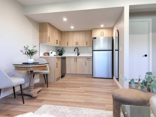 198 Silver Brook Road Nw, Calgary, AB - Indoor Photo Showing Other Room