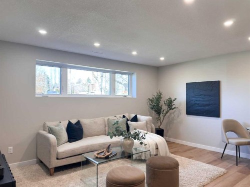 198 Silver Brook Road Nw, Calgary, AB - Indoor Photo Showing Living Room