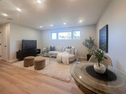 198 Silver Brook Road Nw, Calgary, AB - Indoor
