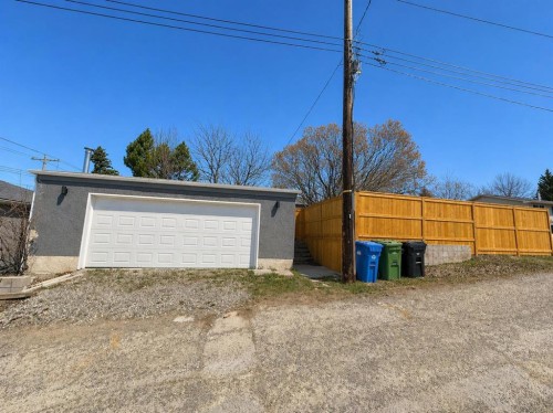 198 Silver Brook Road Nw, Calgary, AB - Outdoor
