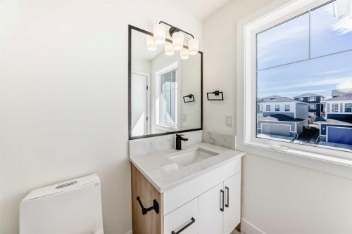 379 Rivercrest Road, Cochrane, AB - Indoor Photo Showing Bathroom