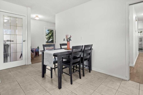 20 Brampton Crescent Sw, Calgary, AB - Indoor Photo Showing Dining Room