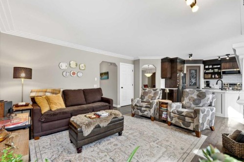 280 Mt Selkirk Close Se, Calgary, AB - Indoor Photo Showing Living Room