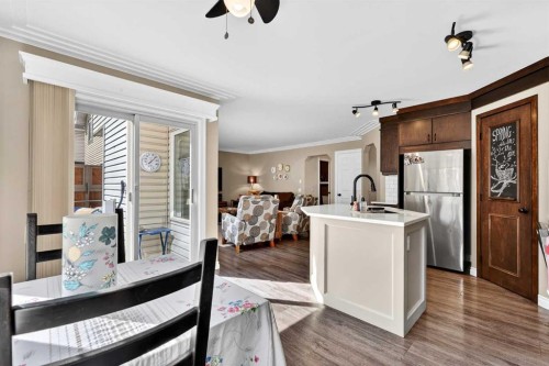 280 Mt Selkirk Close Se, Calgary, AB - Indoor Photo Showing Kitchen