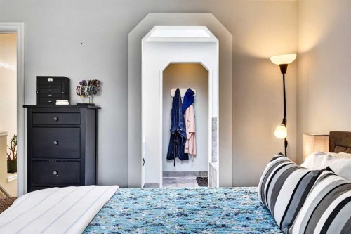 280 Mt Selkirk Close Se, Calgary, AB - Indoor Photo Showing Bedroom