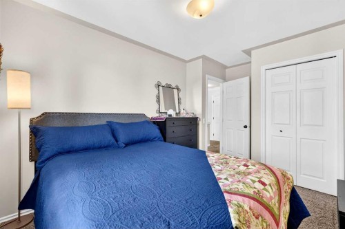 280 Mt Selkirk Close Se, Calgary, AB - Indoor Photo Showing Bedroom