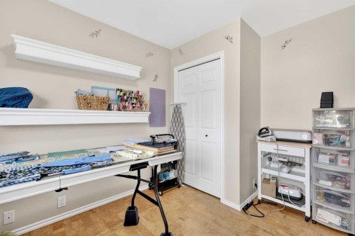 280 Mt Selkirk Close Se, Calgary, AB - Indoor Photo Showing Office