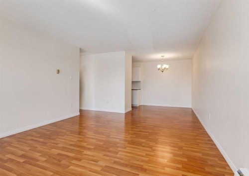 607-8948 Elbow Drive Sw, Calgary, AB - Indoor Photo Showing Other Room