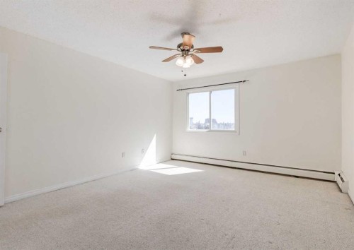 607-8948 Elbow Drive Sw, Calgary, AB - Indoor Photo Showing Other Room