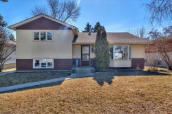 568 Northmount Drive NW Calgary, AB T2K 3J2