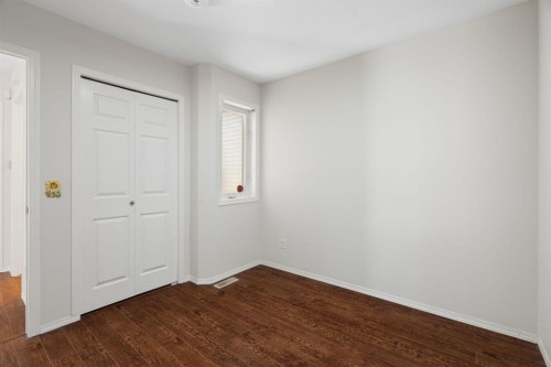 95 Coventry Road Ne, Calgary, AB - Indoor Photo Showing Other Room
