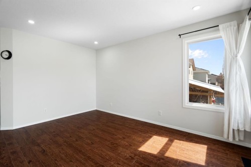 95 Coventry Road Ne, Calgary, AB - Indoor Photo Showing Other Room